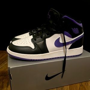 New! Size 7 kids Nike High Tops!💜